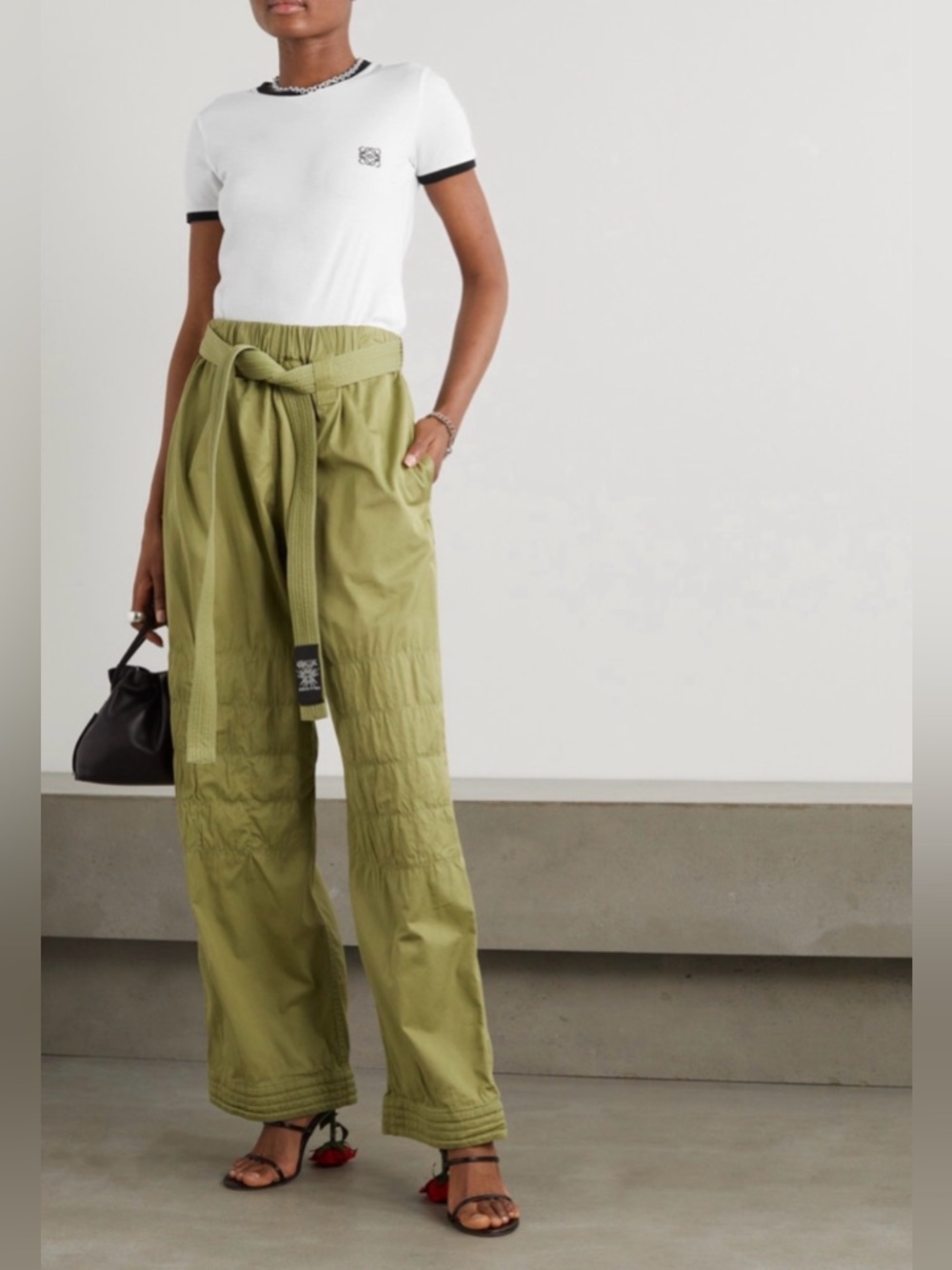 Loewe Anagram Crew Neck White T-Shirt Embroidered Accent Women Size M - Picture 2 of 12